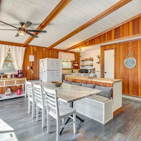Lakefront Poconos Vacation Rental With Swim Dock! Long Pond Exterior foto